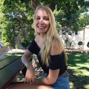 Meet your Posher, Chanelle